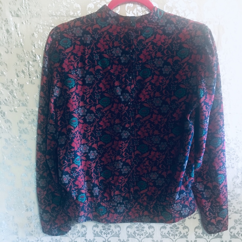 KILLER VINTAGE Silk Crop Top - Picture 6 of 7
